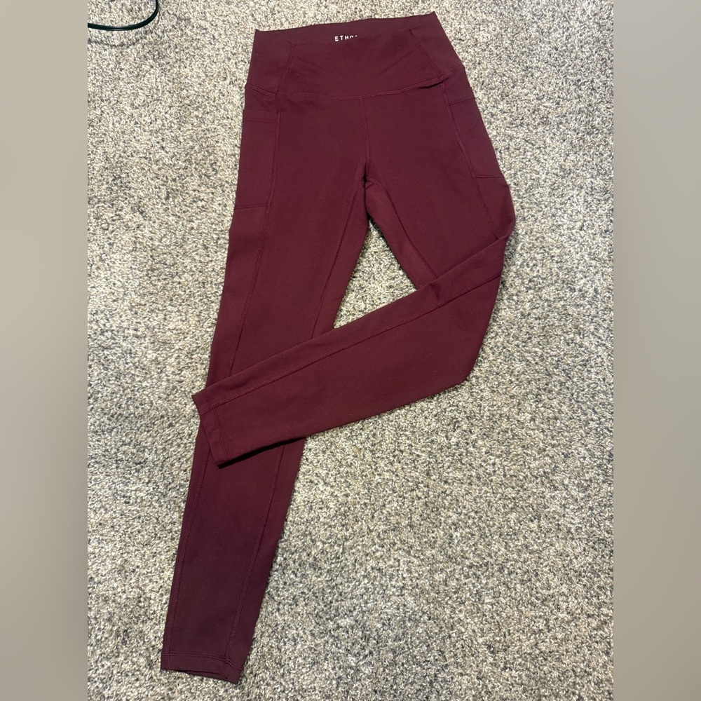ETHOS Burgundy‎ High-Waisted Leggings
